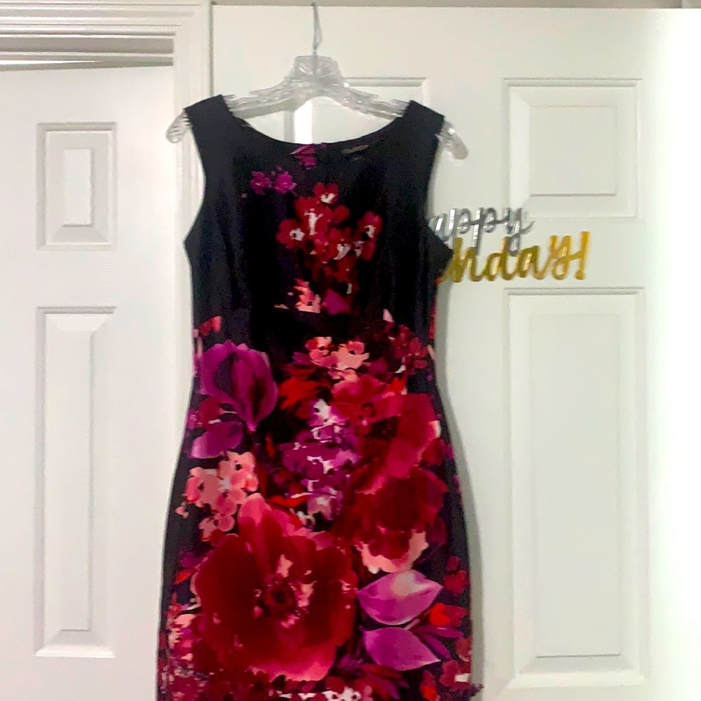 Size 8 Roulette dress